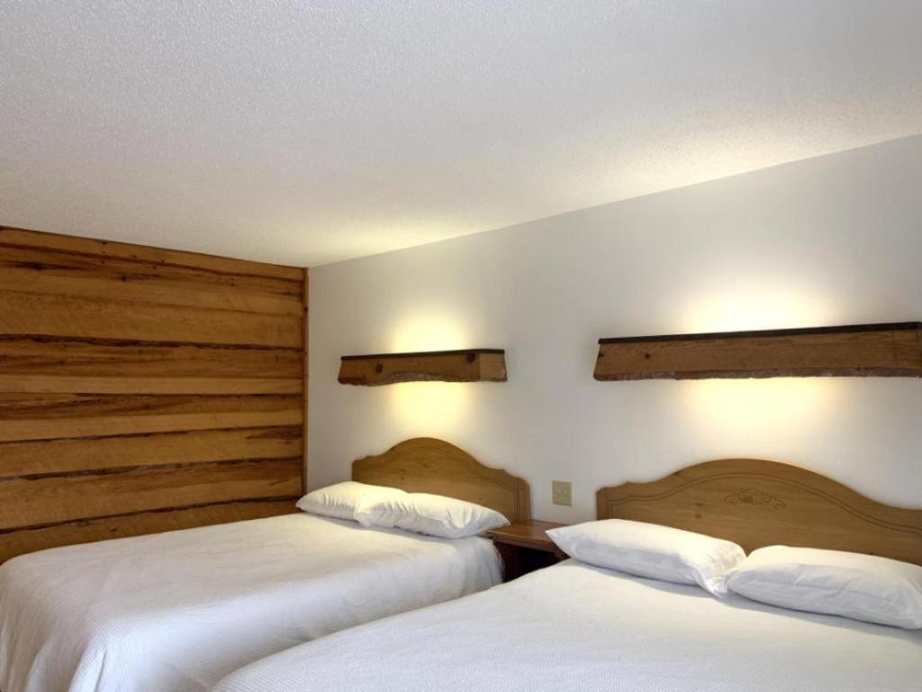 Bridge Inn Tomhawk - 2Nd Floor, 1 King Size Bed, Balcony, River View Tomahawk Dış mekan fotoğraf